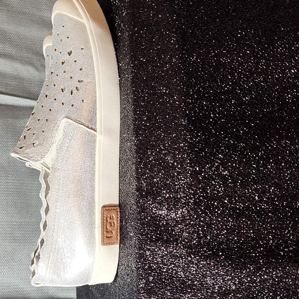 UGG Loafers - Picture 2 of 6